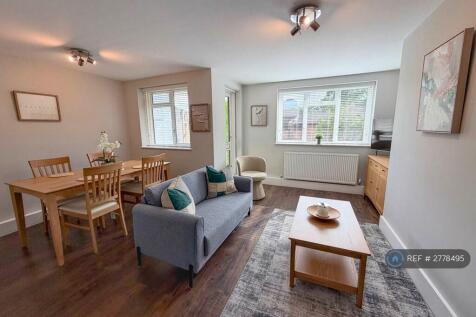 Lounge &amp; Dining