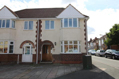 6-bed terraced on Flat 2 10 Llewellyn Road, Leamington Spa, £4,650/mo