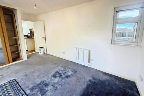 Birch Close, Waterlooville, Hampshire, PO8 photo 5