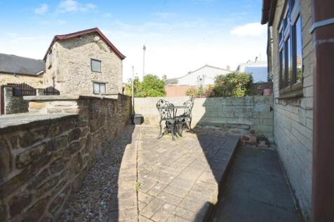 FLAT 6 - GARDEN 01.jpg