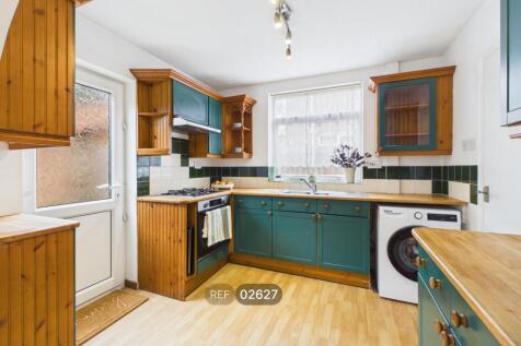 Kitchen / Dining area