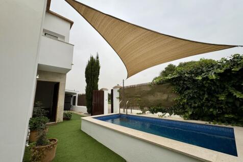 Pool - Entry