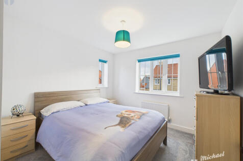 CAM03218G0-PR0644-STILL009