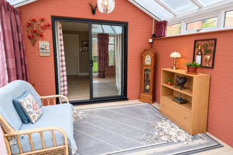 10 Peartree Close