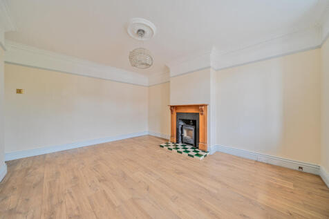 1304516-5-6846f92...