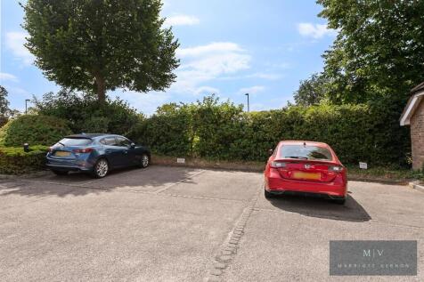 Sanderstead Heights F18 MV-17.jpg