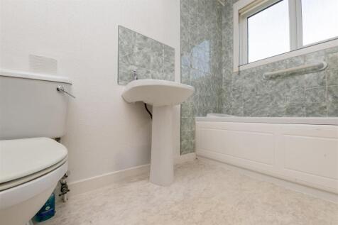 BATHROOM .jpg