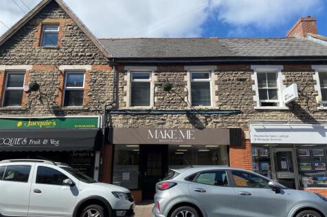 Flat 20 High Street - front.jpg