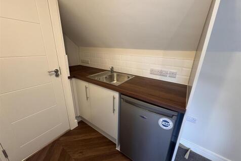 20 Upper High Street, Taunton photo 5