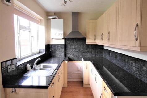 Winrose Avenue, Middleton, LS10 photo 3