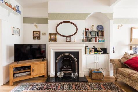 Barclay Road, E17