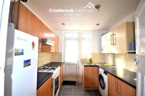 Four bedroom End Terrace to rent Royston Gardens,