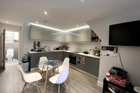 Kathleen Grove, Rusholme, £155pppw photo 4