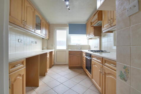 Lime Close, Newbury, RG14 2PW photo 4