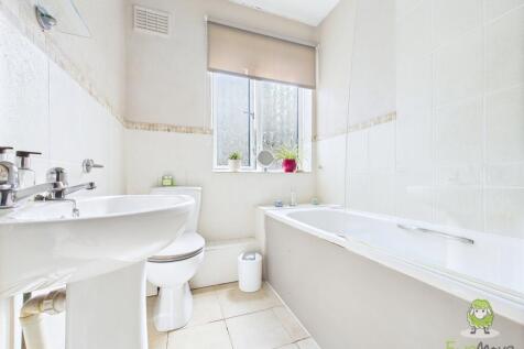 CAM01543G0-PR0135-STILL011