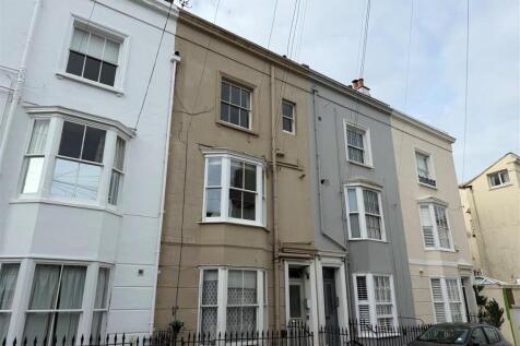 4 Clarendon Place.jpg
