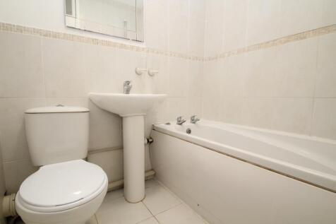 Beach Court, Irvine Road, Littlehampton photo 5