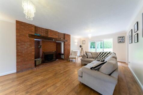 17 Woodham Close-013.jpg