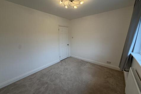 GREENSOME DRIVE, FERNDOWN photo 3