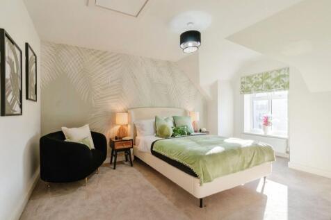 Principle bedroom