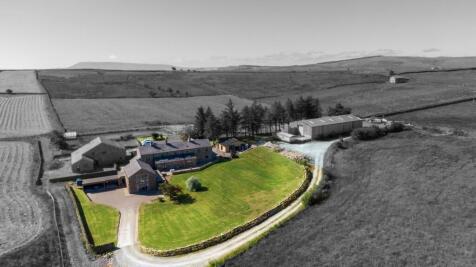 Front of Shays Farmhouse &amp; Shays Cottage