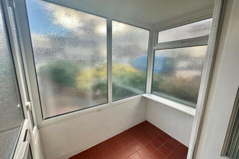Verity Cresent, Canford Heath photo 5