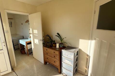 86 Harborough Rd Desborough-6.jpg