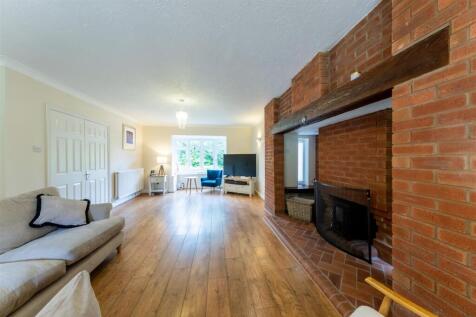 17 Woodham Close-018.jpg