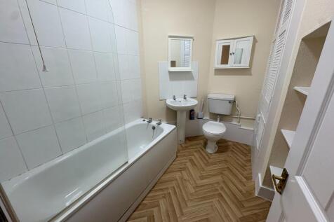 858 Chester Road, Sutton Coldfield, B24 photo 5