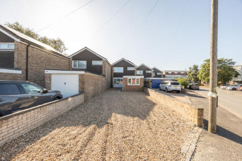Warburg Crescent photo 3