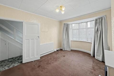 18 Broadoak Avenue, Enfield, EN3 6TS