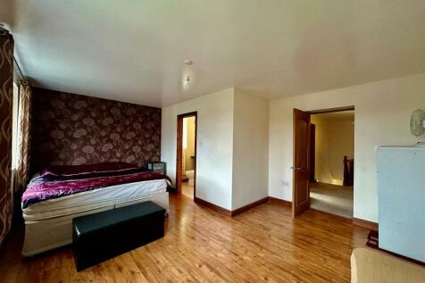 WhatsApp Image 2024-12-09 at 13.59.06_a3d2d256.jpg