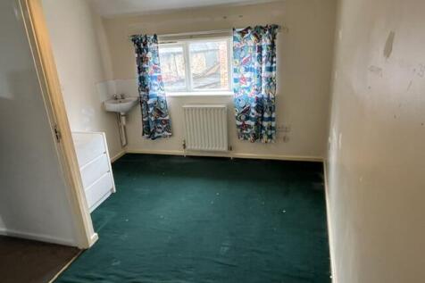 High Street, Newport Pagnell, Milton Keynes photo 5