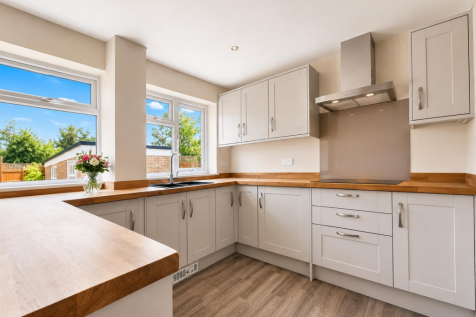 Modern Fitted Kitchen