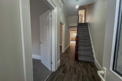 8 Westminster Trc-17.jpg