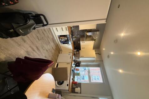 Welton Mount, Leeds, West Yorkshire, LS6 photo 4