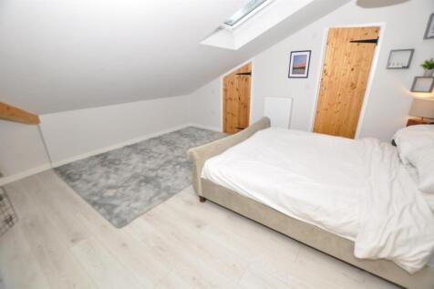 Master Rear bedroom 2