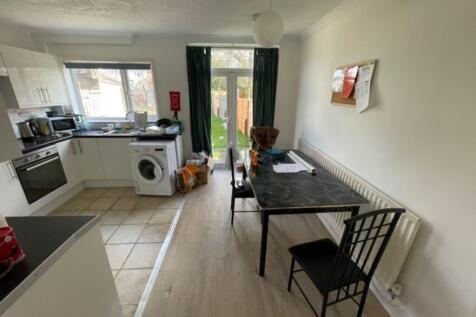 Mitchell Avenue, Canley photo 4