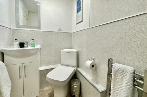 En Suite Room 4 Shower Room.JPG