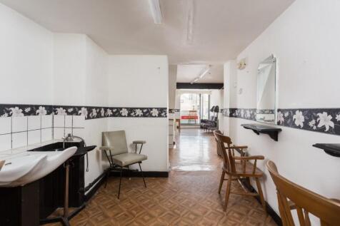 Retail Property (high street) to rent Image 6