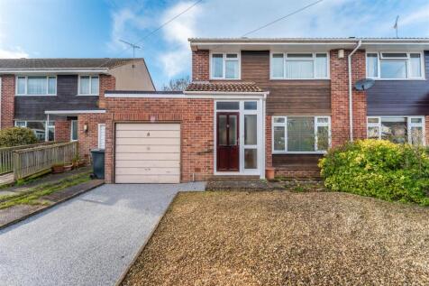8 Dickenson's Grove Congresbury, Bristol BS49 5HQ-
