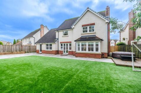 Spynie Gardens-60.jpg