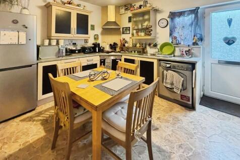 0222ed81-WhatsApp...