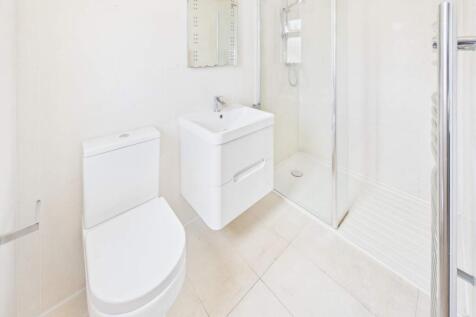 En Suite Shower Room to Bedroom 1