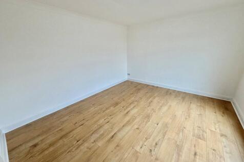 Monkton Drive, NOTTINGHAM photo 5