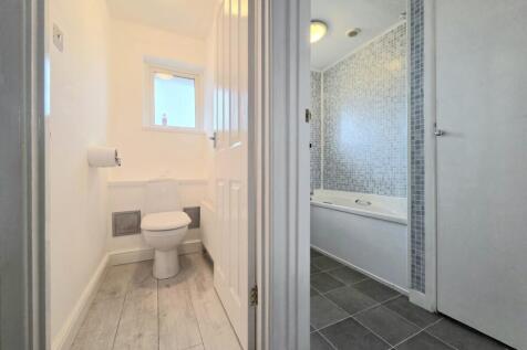 Bridefield Crescent, Waterlooville photo 5