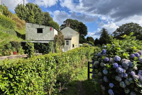 Cottage from lane.jpg