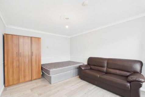 Amina Way, Bermondsey photo 4