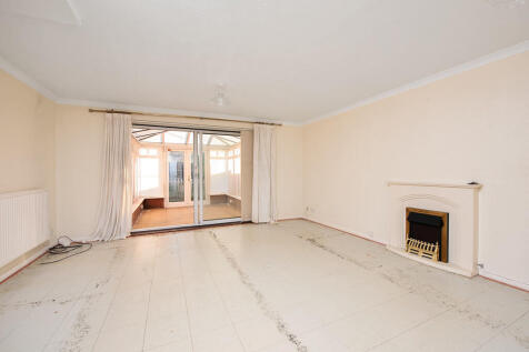 39 Dovedale Close...