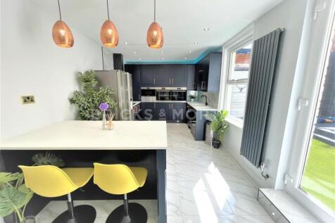 (173PPPW) Chester Crescent, Sandyford, Newcastle Upon Tyne photo 3